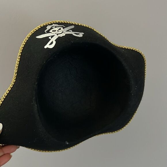 Black Pirate Hat with Skull and Crossbones costume hat - Picture 5 of 6